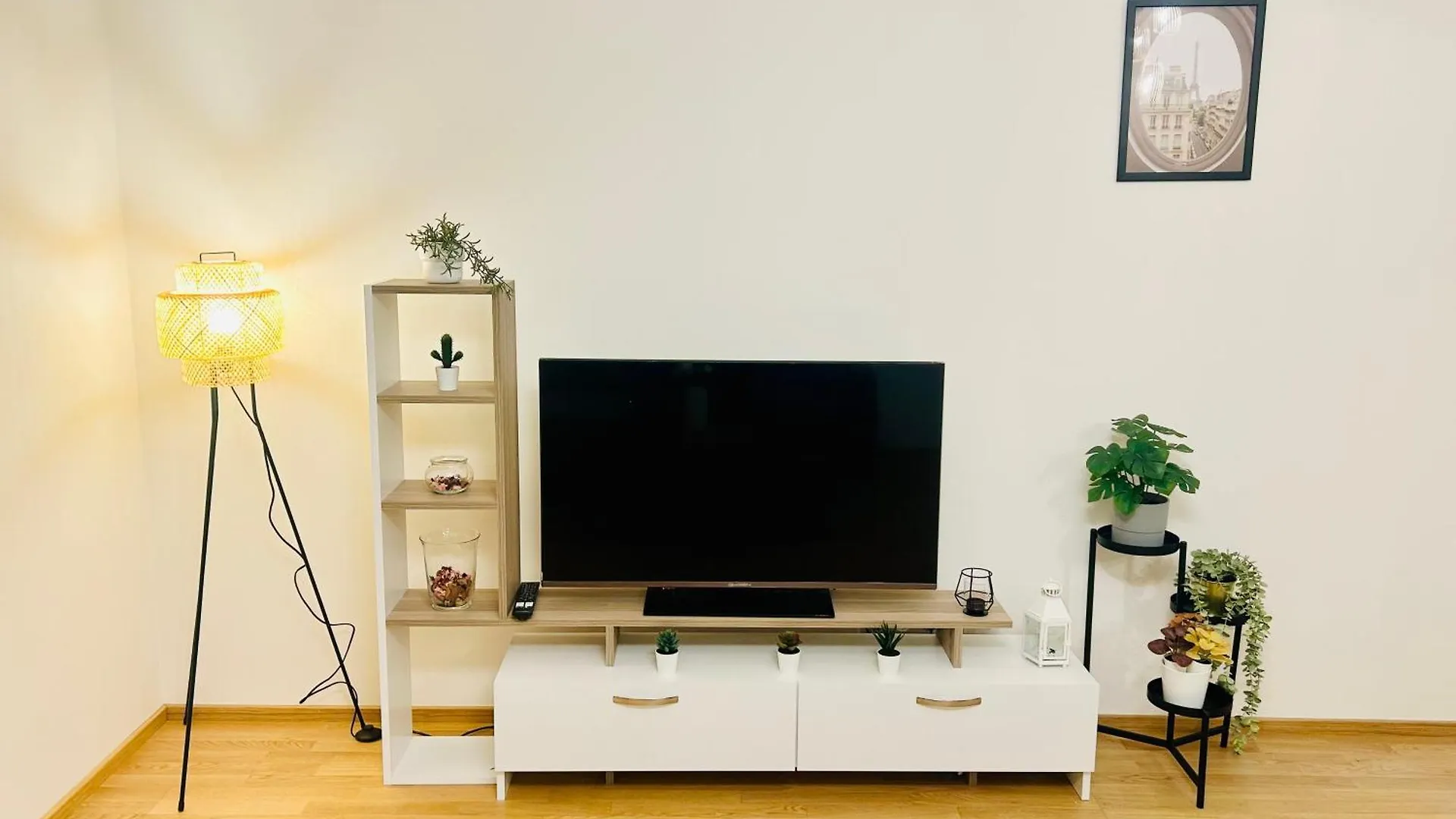 New Luxury Apartmen At Andel Metro Station Prague Apartment