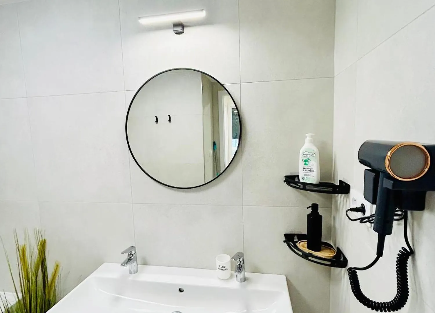 New Luxury Apartmen At Andel Metro Station Prague 0*,